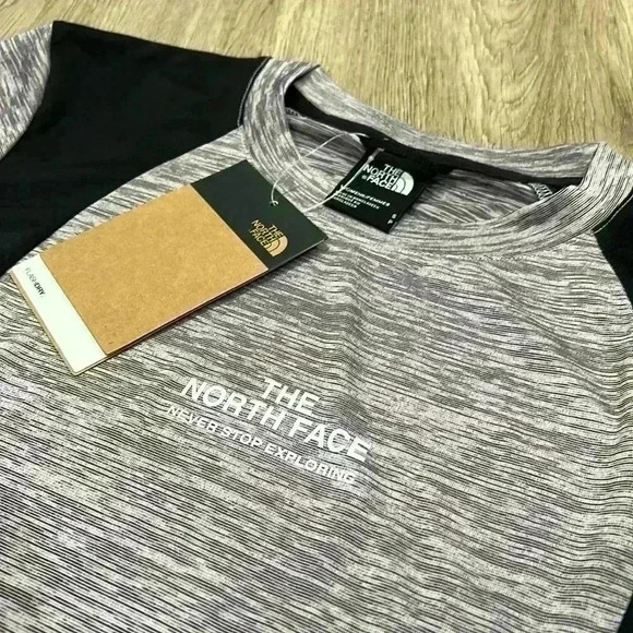 The North Face Women’s Long Sleeve Top, Small - Picture 2 of 8